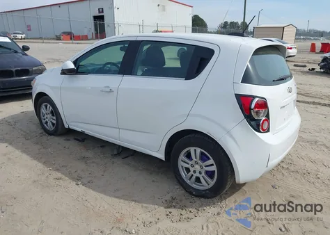 2015 Chevrolet Sonic Lt Auto z USA, uszkodzony, nr VIN 1G1JC6SH8F4165533